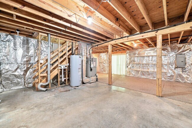 Building Photo - 322 Whispering Oaks Dr
