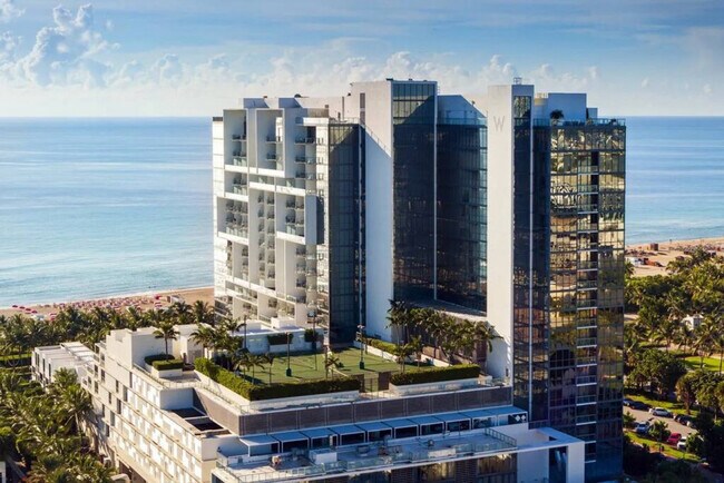 Building Photo - 2201 Collins Ave