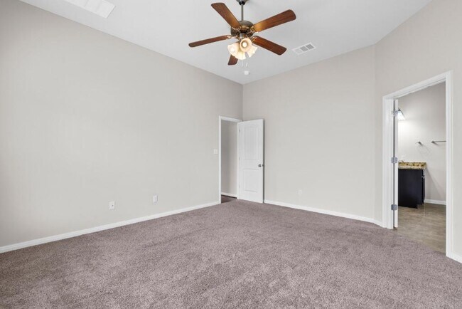 Building Photo - 2923 Bluffstone Dr