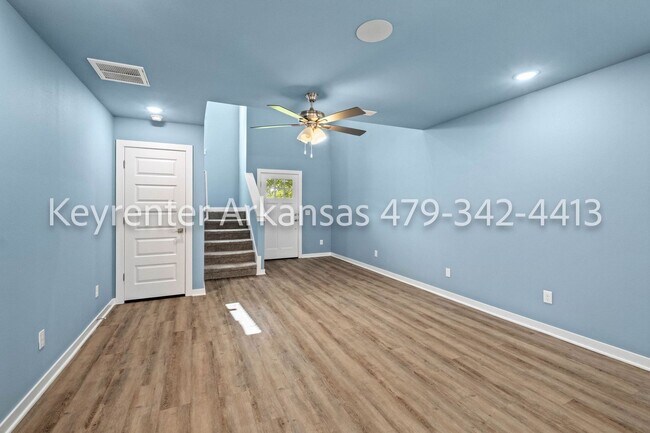 Building Photo - Beautiful 2 Bed, 3 Bath Home Just Off Weddington!