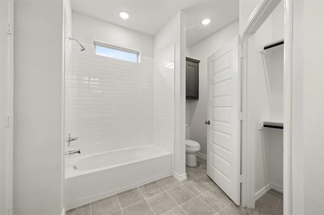 Building Photo - 402 Saddle Ln