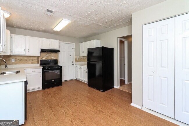 Building Photo - 1630 Carrie Spring