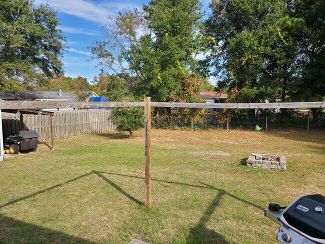 Building Photo - Beautiful 3 bedroom 2 bath home in Sneads Ferry - Seabird Estates