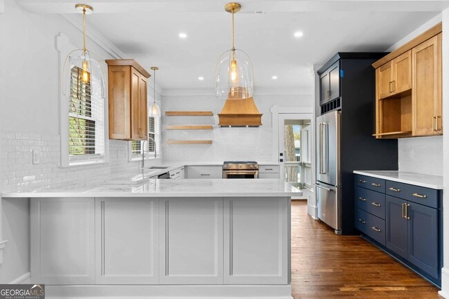 Building Photo - 795 St Charles Ave NE