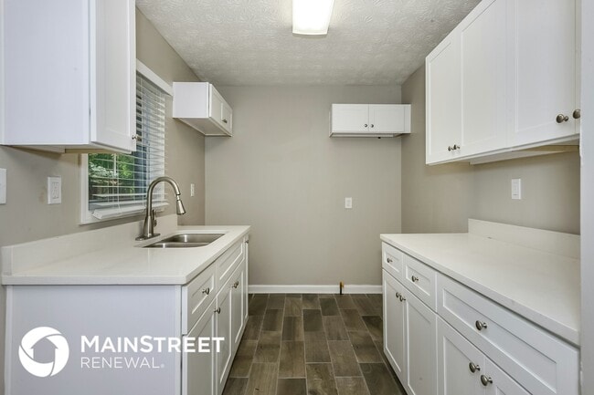Building Photo - 5577 Ash St