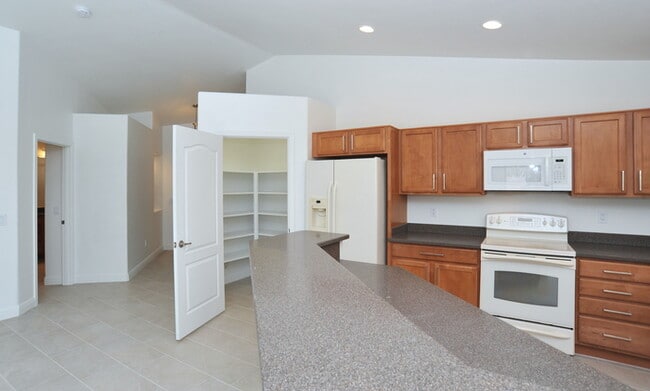 Building Photo - 3 bedroom 2 bathroom in Vail School District