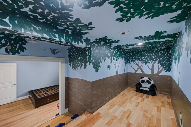 Building Photo - 641 Woods St