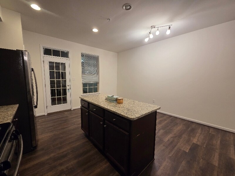 Building Photo - 7735 Duncannon Ln