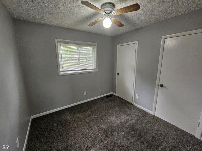 Building Photo - 748 Maple Ln