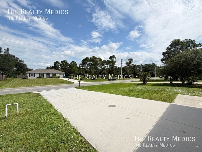 Building Photo - 2481 San Filippo Dr SE
