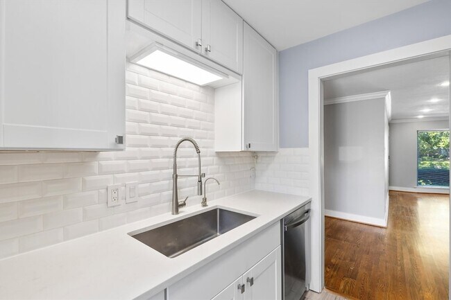 Building Photo - 3012 Mahanna Springs Dr