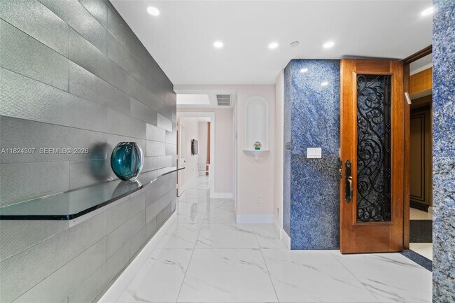 Building Photo - 17875 Collins Ave