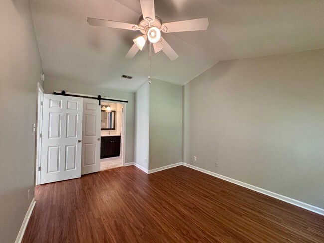 Building Photo - Desirable End Unit Townhome in Five Oaks!