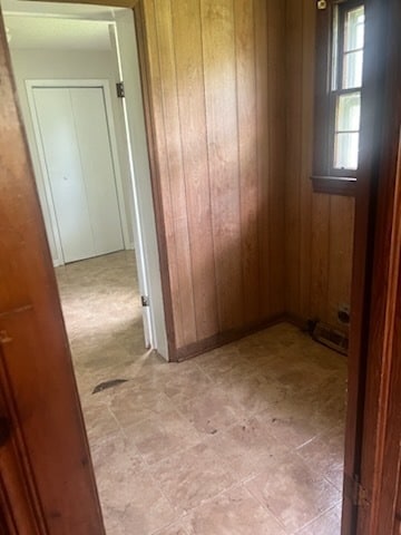 Building Photo - 2 Bedroom 1 bathroom