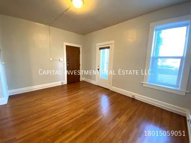 Building Photo - 470 E 300 S