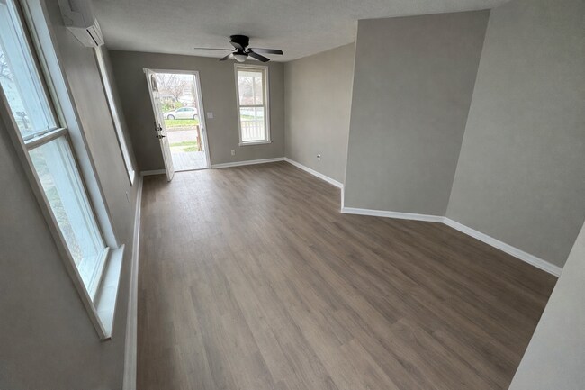 Building Photo - 525 Baltimore St