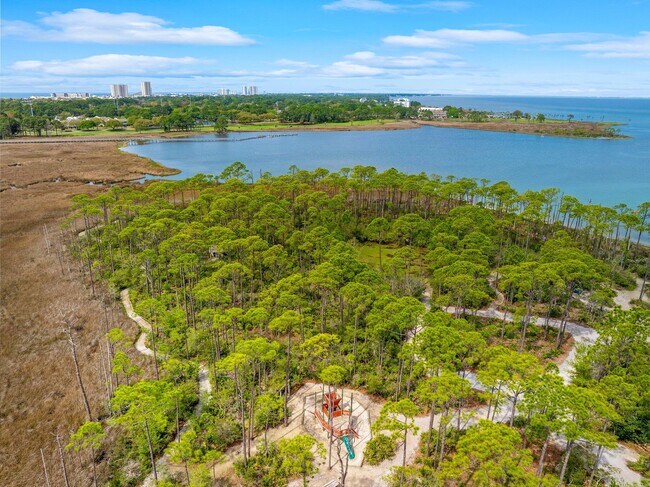 Building Photo - 8983 Heron Walk Dr