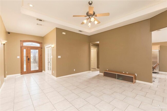 Building Photo - 33-25 1/2 E St