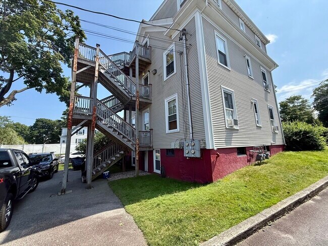 Building Photo - 123 Court St