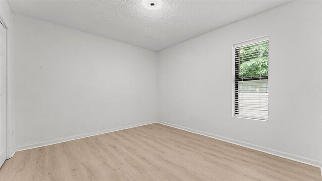 Building Photo - 216 Goshen Ln
