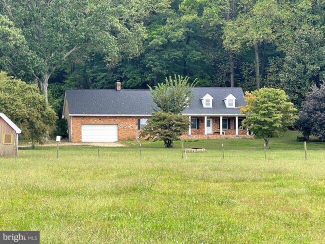 Building Photo - 10960 Earnshaw Ln