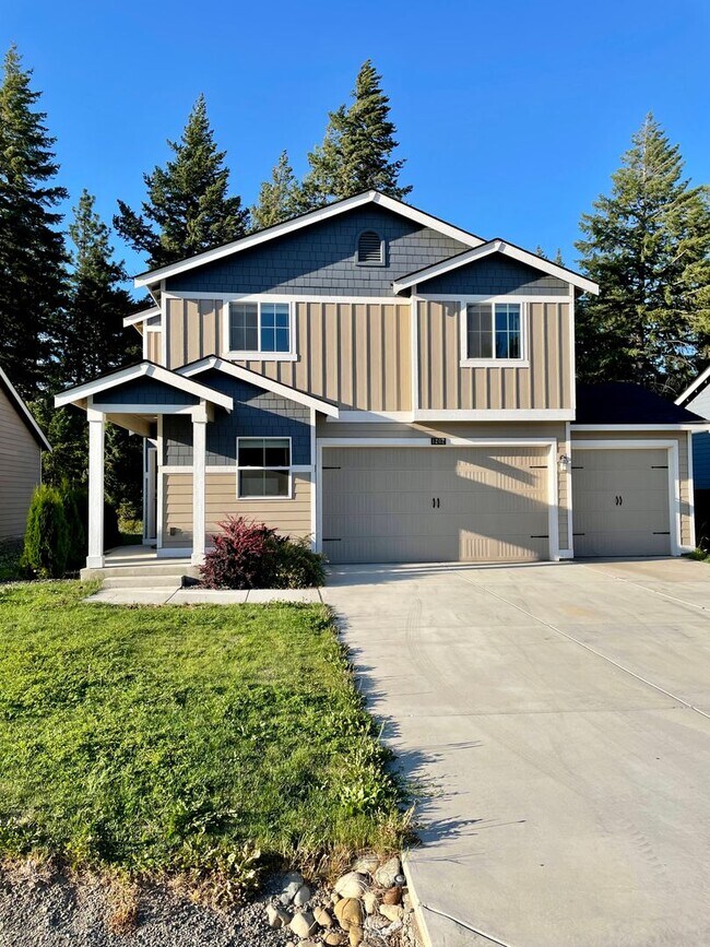 Building Photo - Gorgeous 4 Bed 3 Bath Home Built in 2019!