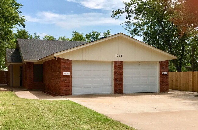 Primary Photo - 1214 NW Arlington Ave
