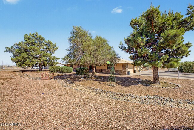 Building Photo - 20537 W Gordon Way