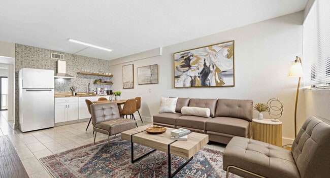 Building Photo - 556 Coral Ct