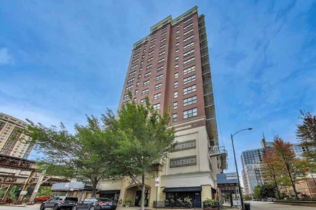 Building Photo - 5 E 14th Pl