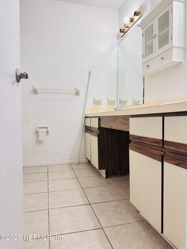 Building Photo - 4835 Kingsmeadow Ln