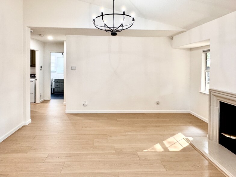 Building Photo - 3602 Swan Ct