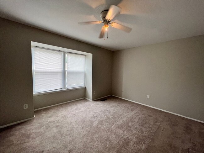 Building Photo - 3 bedroom Townhome in Portsmouth