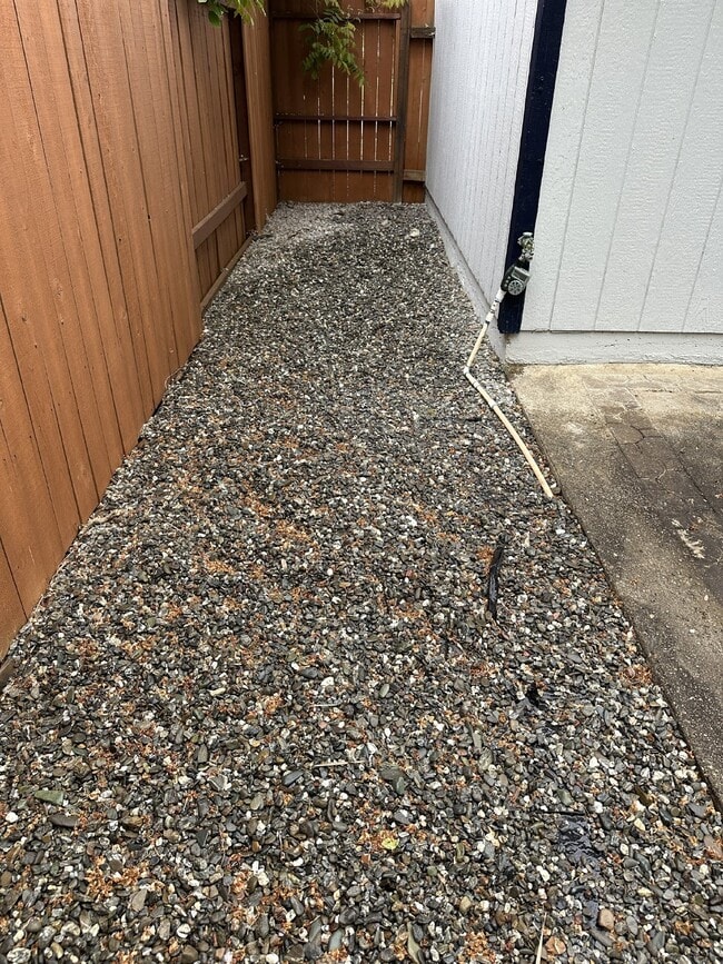 Building Photo - 3/2 Fully Updated with Fenced Yard/Dog Friendly/ Close to Everything central Redding