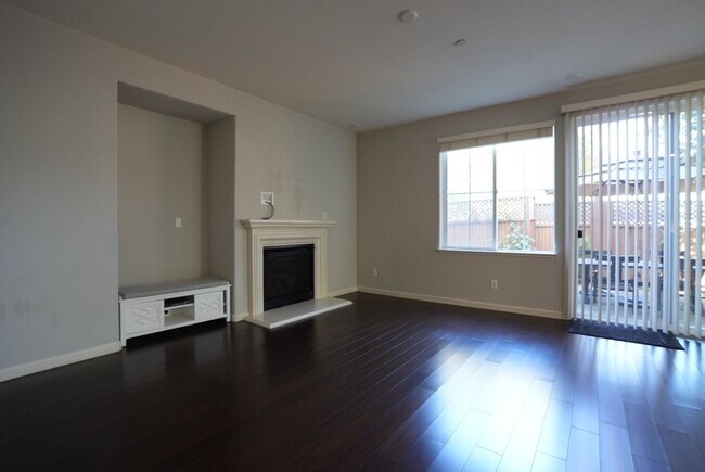 Building Photo - Four Bedroom Napa Home