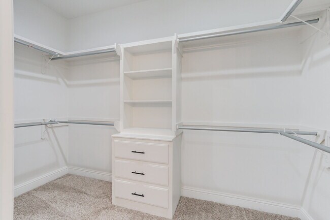 Building Photo - Custom built home in West Lubbock