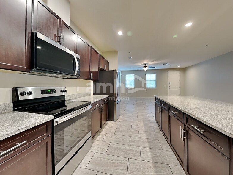 Building Photo - 20715 W Thomas Rd