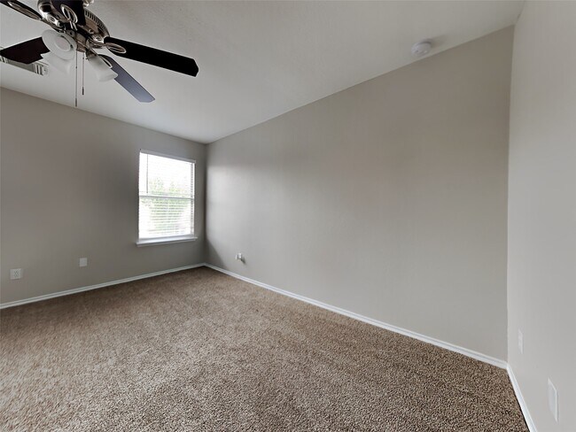 Building Photo - 427 Remington Creek Dr