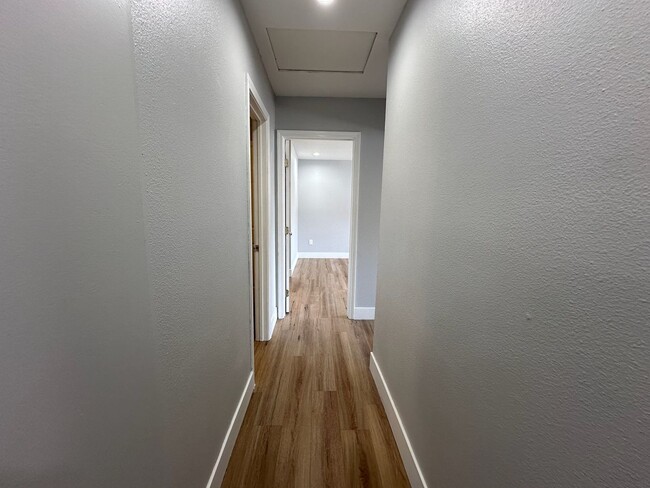 Building Photo - RV T 1708