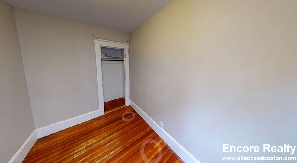 Building Photo - 56 Hancock St