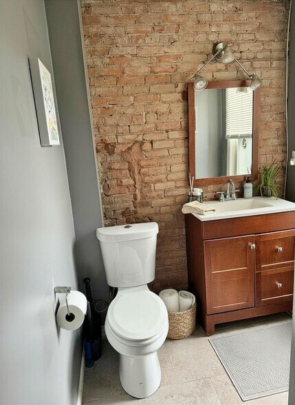 Building Photo - 36 S Union St