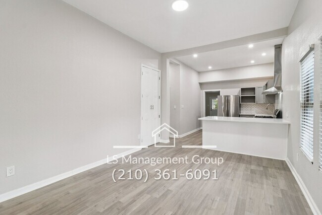 Building Photo - 622 Denver Blvd