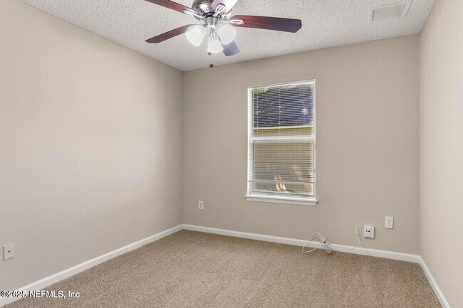 Building Photo - 3924 Victoria Landing Dr S