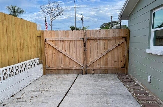 Building Photo - 4636 Irene Loop