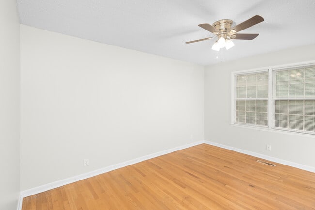 Building Photo - 1003 Coronado Ave SE