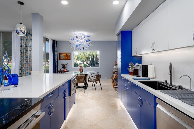 Building Photo - 449 Desert Lakes Dr