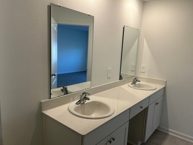 Building Photo - 28 Blue Hvn Rd