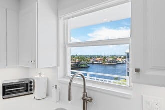 Building Photo - 3114 S Ocean Blvd