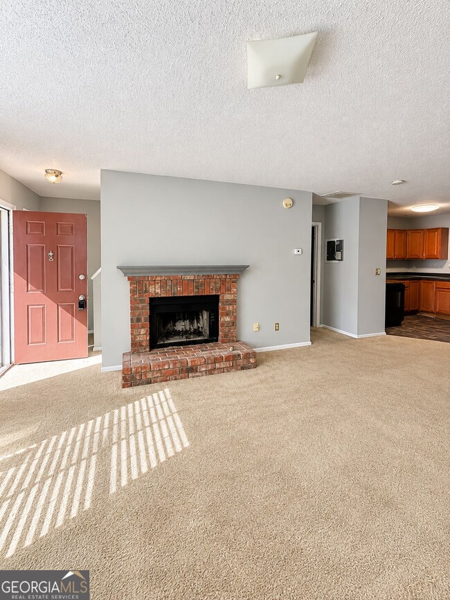 Building Photo - 134 Belmonte Dr SW