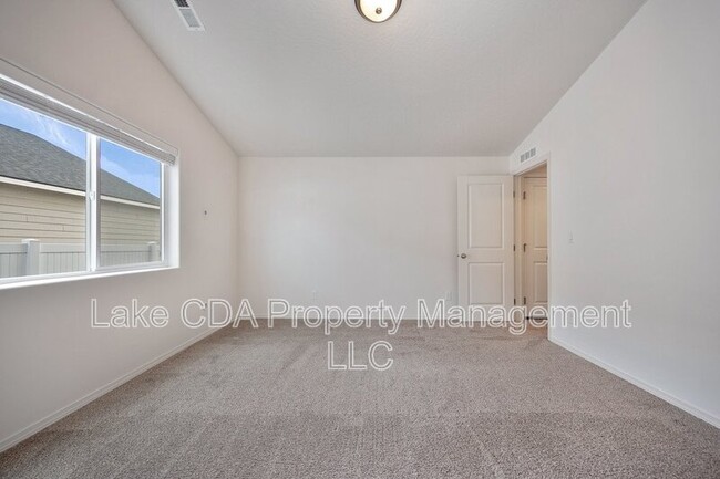 Building Photo - 12335 Gipper Loop